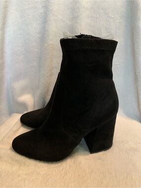 Steve Madden Swiftt Black Faux Suede Sock Ankle Boots Block Heel Round Toe 7M